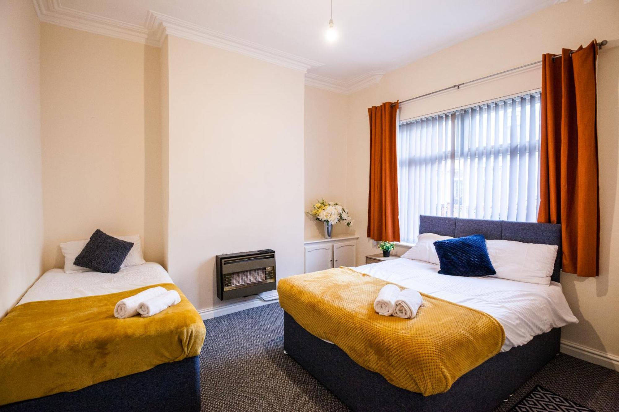 Divine Accommodation Liverpool Exterior photo